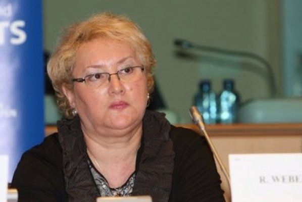 Renate Weber îl critică pe Puiu Haşotti